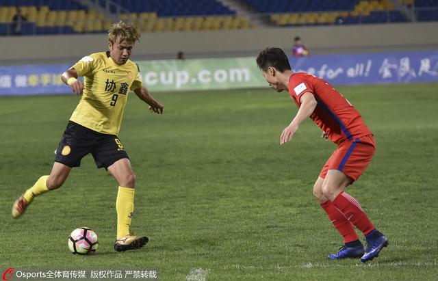赛后，波切蒂诺也证实这一点：“我对拉维亚有点担忧。
